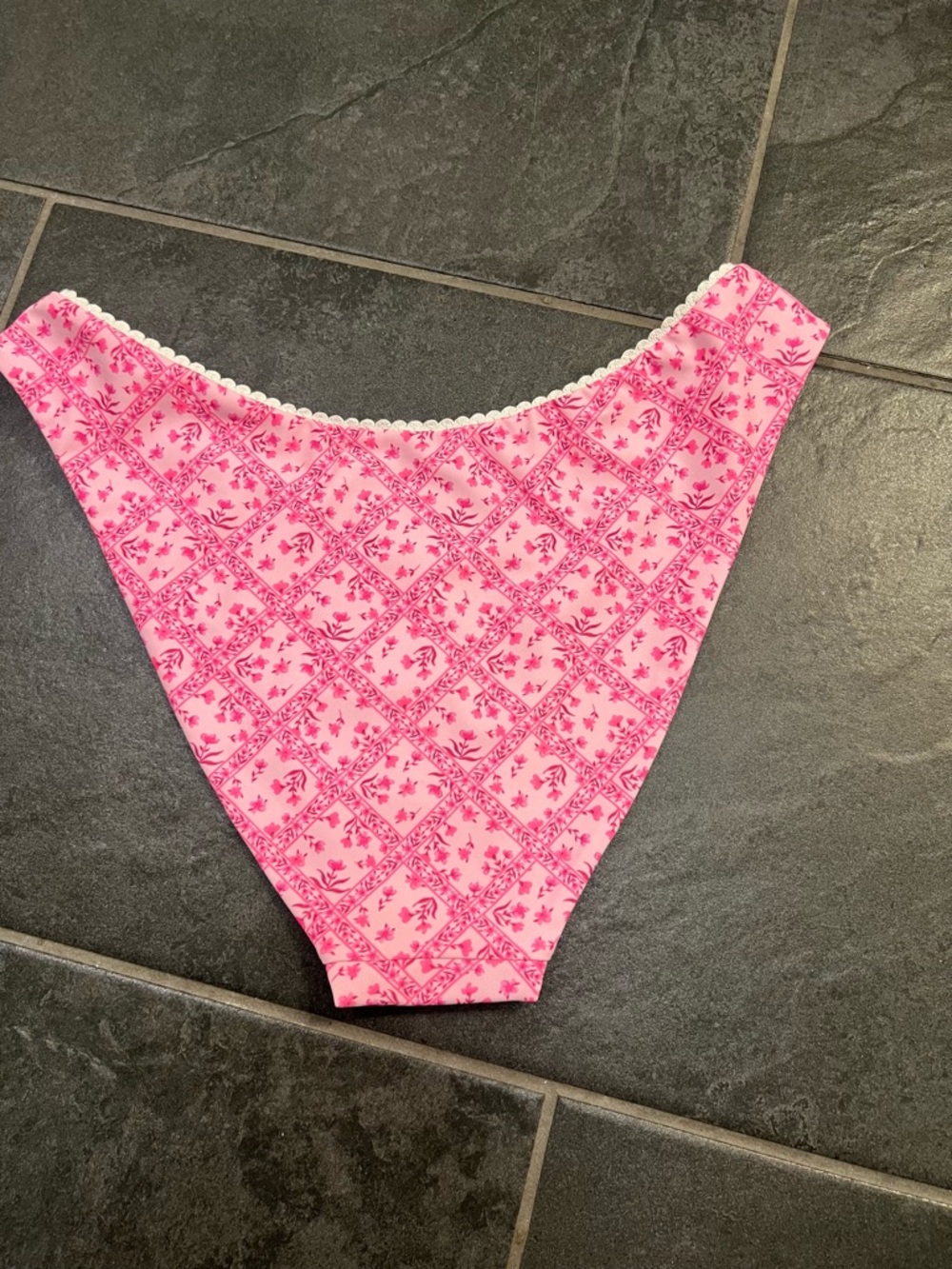 Kulani Kini Pink Floral High-Cut Bikini Bottoms Size Medium great condition - Picture 3 of 7